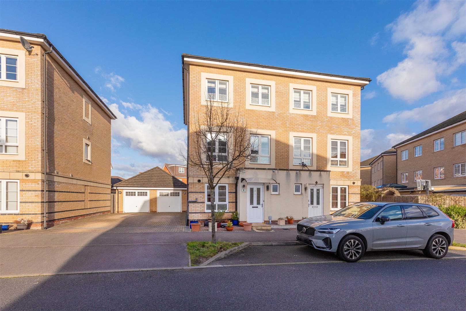Kings Reach, Slough
